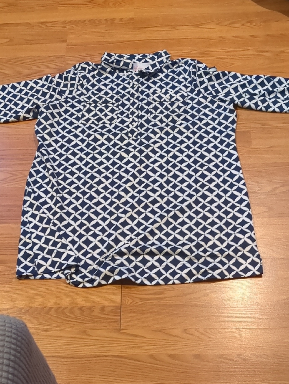 Vineyard Vines Margo UPF Shirt Dress - Picture 3 of 12